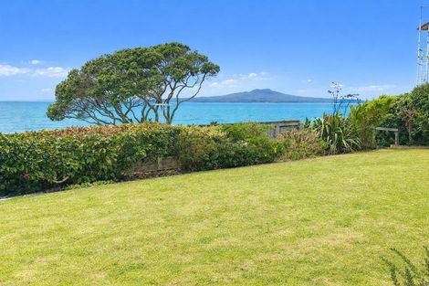 Photo of property in 2/25 Kitchener Road, Takapuna, Auckland, 0622