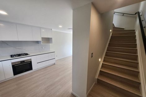 Photo of property in 103 Trias Road, Totara Vale, Auckland, 0629