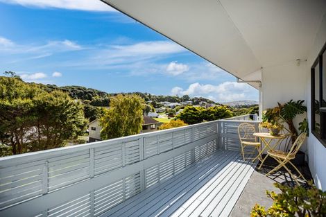 Photo of property in 49b Albatross Close, Whitby, Porirua, 5024