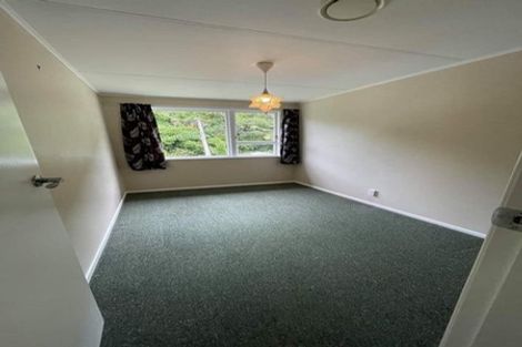 Photo of property in 6 Tobruk Street, Karori, Wellington, 6012
