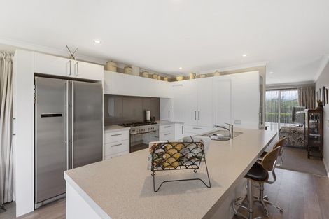 Photo of property in 58 Parnell Heights Drive, Kelvin Grove, Palmerston North, 4414