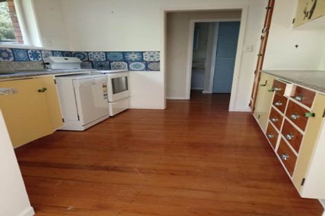 Photo of property in 15 Pohutukawa Avenue, Red Beach, 0932