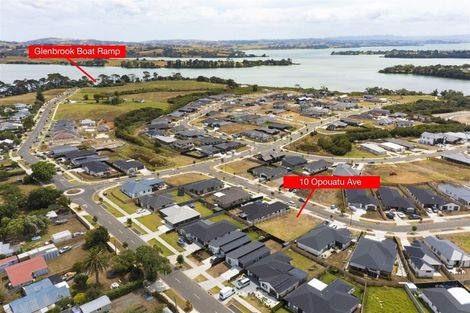 Photo of property in 10 Opouatu Avenue, Glenbrook, 2681