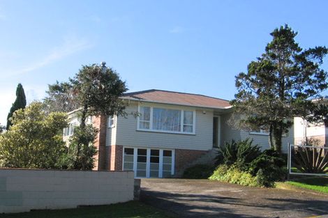 Photo of property in 39 School Road, Te Atatu South, Auckland, 0610