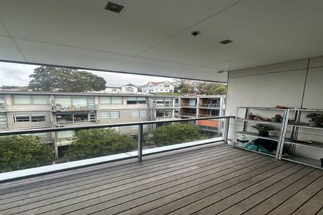 Photo of property in Revolucion Apartments, 402n/28 Torrens Terrace, Mount Cook, Wellington, 6011