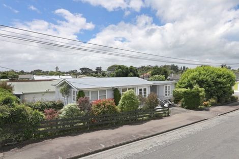 Photo of property in 2 Signal Street, Marton, 4710