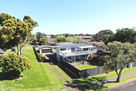 Photo of property in 80 Muir Avenue, Mangere Bridge, Auckland, 2022
