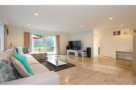 Photo of property in 40 Roberts Road, Glenfield, Auckland, 0629