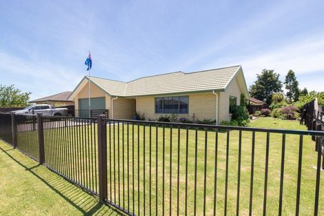 Photo of property in 55 Darlington Street, Ngatea, 3503