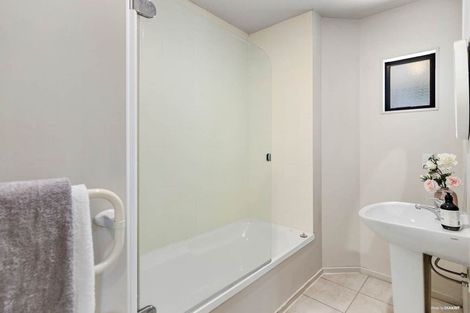 Photo of property in 49a Rehia Road, Massey, Auckland, 0614