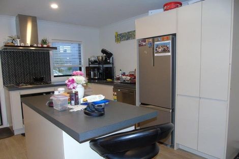 Photo of property in 19/9u Surrey Street, Tawa, Wellington, 5028