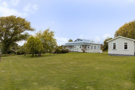 Photo of property in 209 Tiro Tiro Road, Levin, 5510