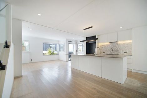 Photo of property in 1/26 Onepoto Road, Hauraki, Auckland, 0622