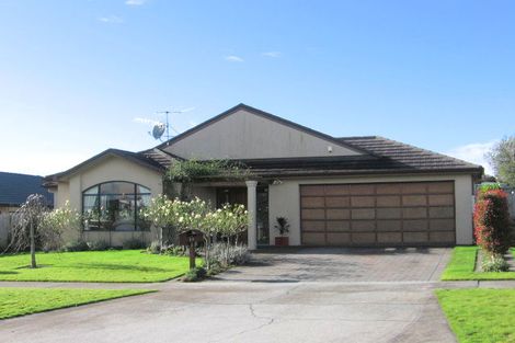 Photo of property in 14 Mulroy Place, East Tamaki Heights, Auckland, 2016