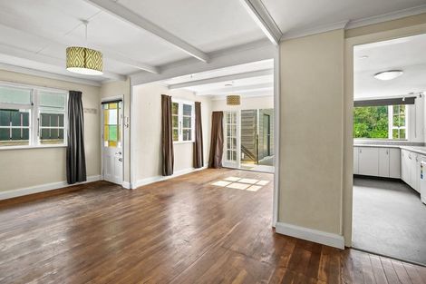 Photo of property in 8 Awanui Street, Merrilands, New Plymouth, 4312