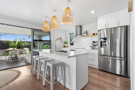 Photo of property in 24 Ferry Road, Waipu, 0510