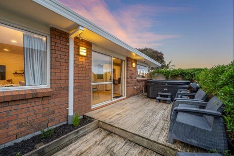 Photo of property in 17 Matterhorn Crescent, Northpark, Auckland, 2013