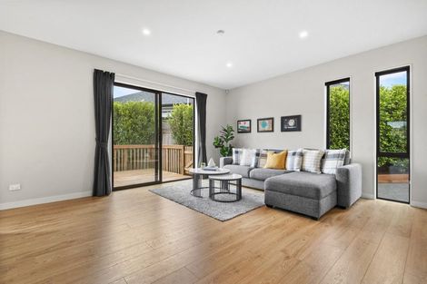 Photo of property in 11 Kahu Close, Orewa, 0931