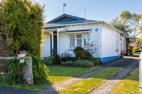 Photo of property in 19 Atkinson Street, Woodville, 4920