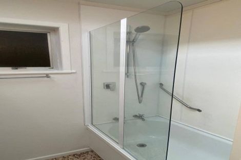 Photo of property in 5a Mckenzie Road, Mangere Bridge, Auckland, 2022