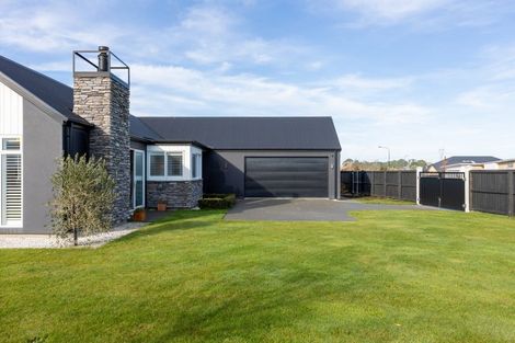 Photo of property in 10 Silver Peaks Drive, West Melton, 7618