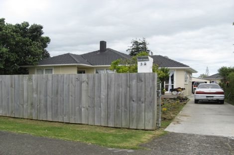 Photo of property in 39 Idlewild Avenue, Mangere, Auckland, 2022