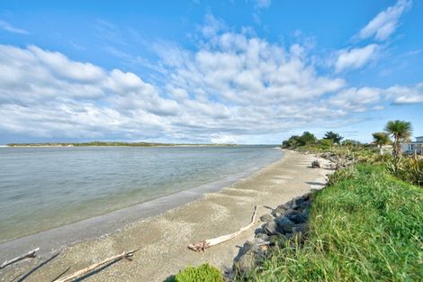 Photo of property in 60 Neva Street, Fortrose, Tokanui, 9875