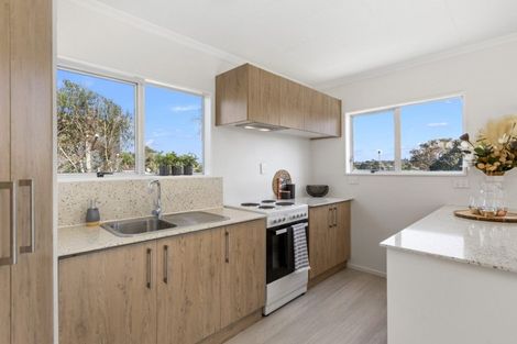 Photo of property in 25 Tawa Road, Te Atatu Peninsula, Auckland, 0610