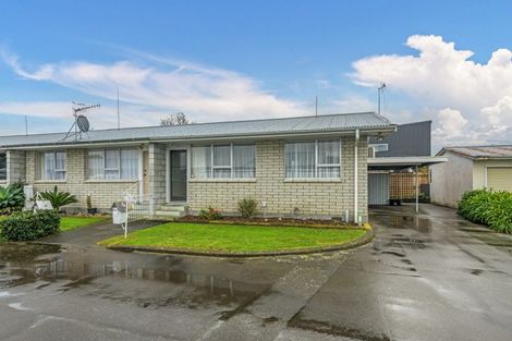Photo of property in 12 Kiwi Court, Roslyn, Palmerston North, 4414