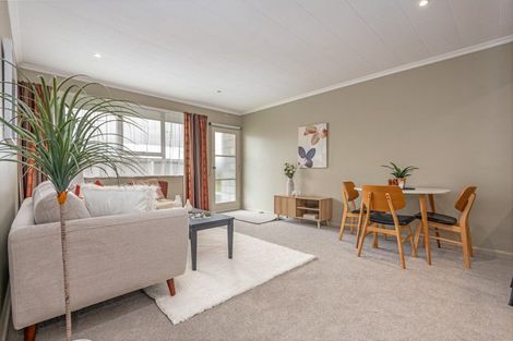 Photo of property in 12 Kiwi Court, Roslyn, Palmerston North, 4414