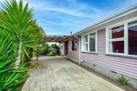 Photo of property in 18 Rowan Avenue, Aranui, Christchurch, 8061