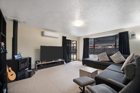 Photo of property in 14 Takaro Avenue, Sockburn, Christchurch, 8042