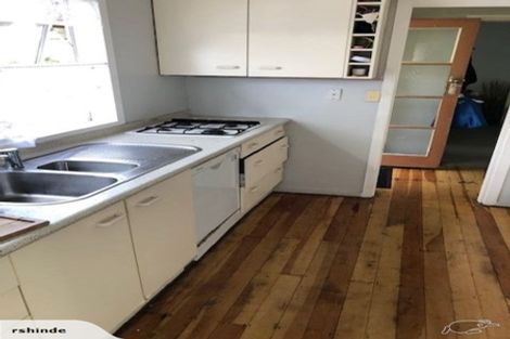 Photo of property in 4 Kaurilands Road, Titirangi, Auckland, 0604