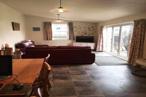 Photo of property in 74 Edward Avenue, Edgeware, Christchurch, 8013