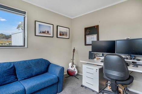 Photo of property in 27b Shackle Lane, Whitby, Porirua, 5024