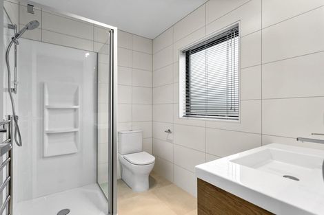 Photo of property in 28 Viridian Avenue, Rosehill, 2113