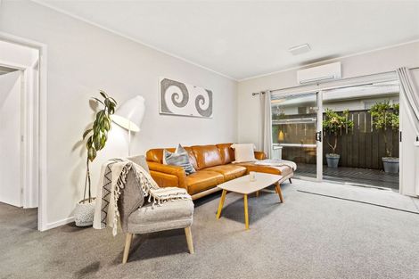 Photo of property in 68a Colwill Road, Massey, Auckland, 0614