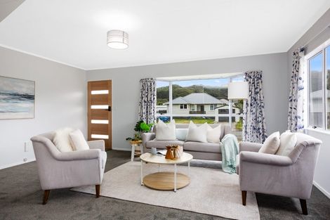 Photo of property in 10 Grimsby Grove, Wainuiomata, Lower Hutt, 5014