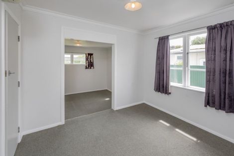 Photo of property in 61 Mako Mako Road, Levin, 5510