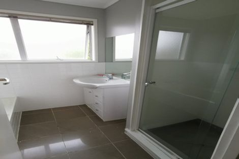 Photo of property in 4 Tree View Avenue, Glenfield, Auckland, 0629