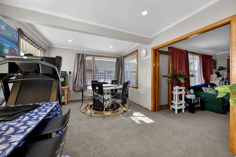 Photo of property in 77 Cutts Road, Russley, Christchurch, 8042