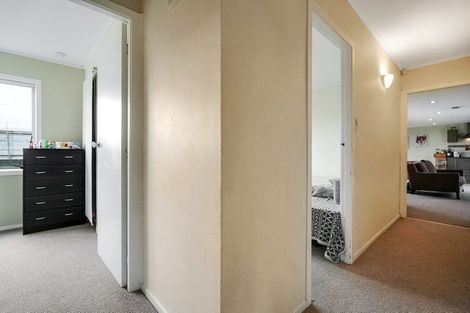 Photo of property in 17a/1 Tawa Road, Te Atatu Peninsula, Auckland, 0610