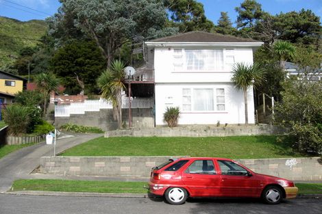 Photo of property in 11 Holmes Grove, Naenae, Lower Hutt, 5011