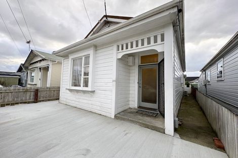 Photo of property in 123 Onepu Road, Lyall Bay, Wellington, 6022