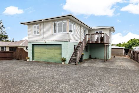 Photo of property in 5 Matapouri Road, Mangere Bridge, Auckland, 2022