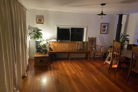 Photo of property in 16 Makorori Beach Road, Makorori, Gisborne, 4073