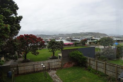 Photo of property in 73 Queens Drive, Lyall Bay, Wellington, 6022
