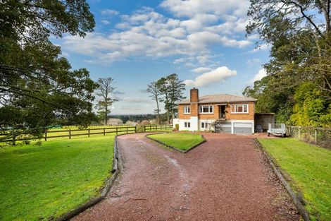 Photo of property in 141 Tawa Road, Kumeu, 0891
