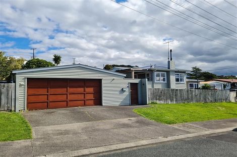 Photo of property in 2 Norfolk Road, Stanmore Bay, Whangaparaoa, 0932