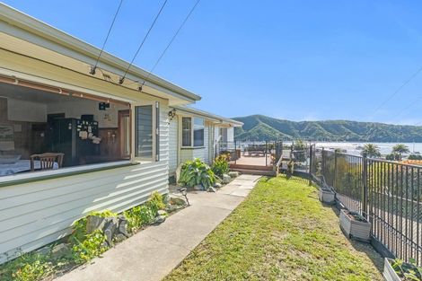 Photo of property in 374a Waikawa Road, Waikawa, Picton, 7220